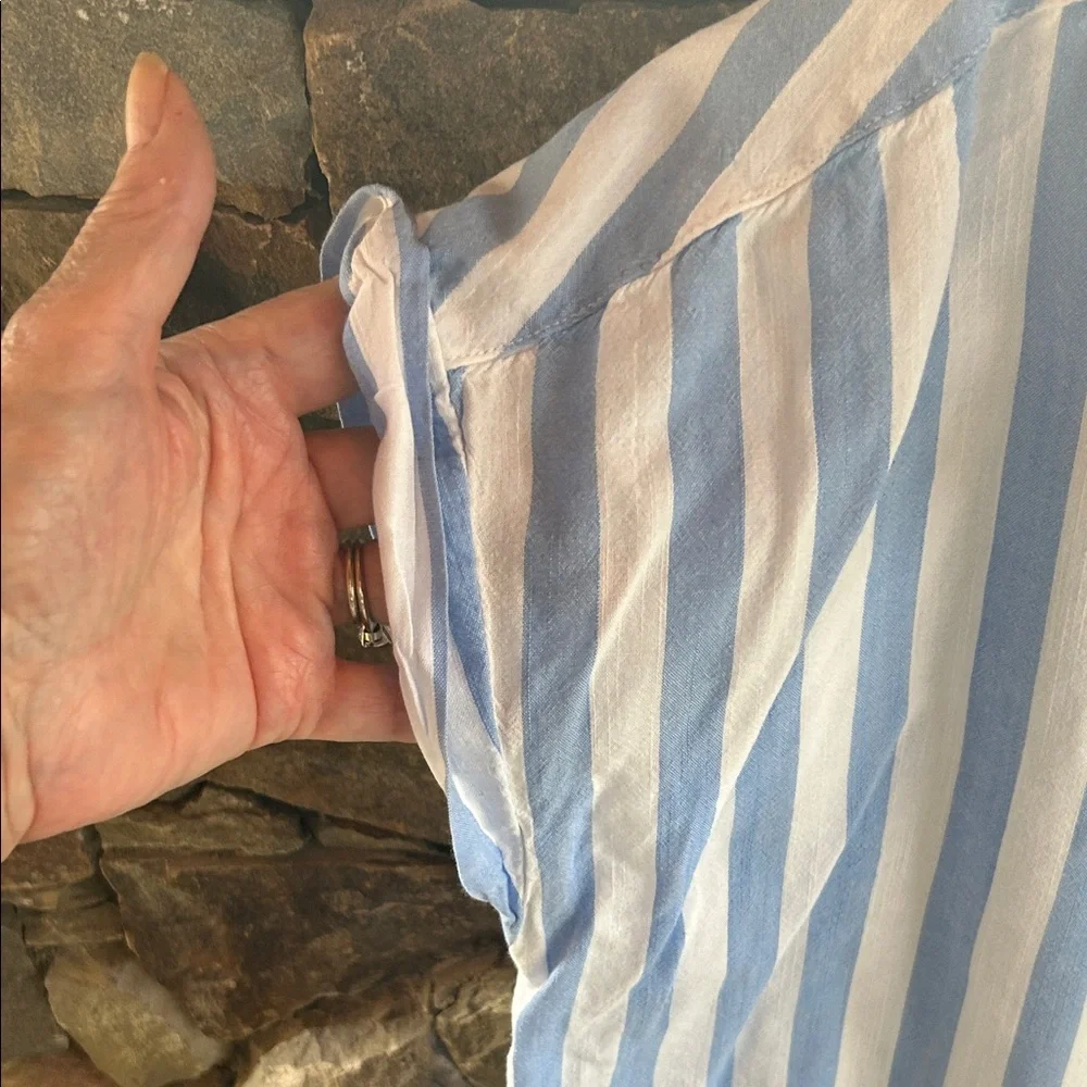 Old Navy Light Blue and White Striped Size Large Shirt; Lightweight and Adorable - Picture 5 of 12